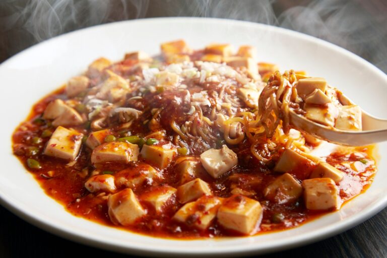 【管理栄養士監修】「麻婆豆腐」は太りやすい？気になるカロリーと炭水化物量まとめ