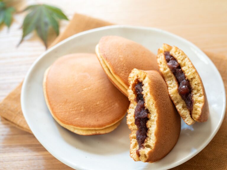 【管理栄養士監修】「どら焼き」は太りやすい？気になるカロリーと炭水化物量まとめ