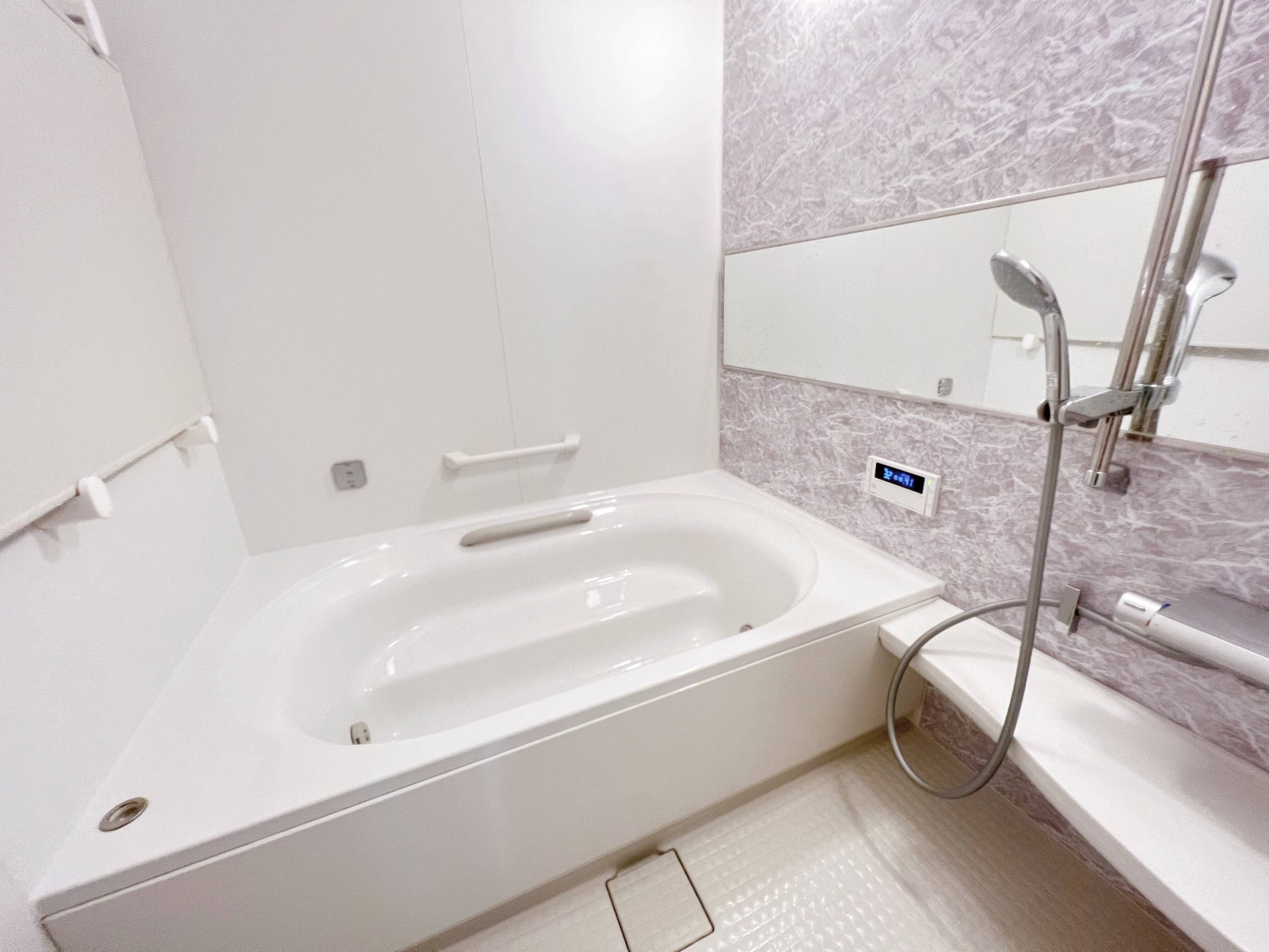 木村石鹸の「お風呂床の洗浄剤」で頑固な黒ずみがあっという間になくなった！！