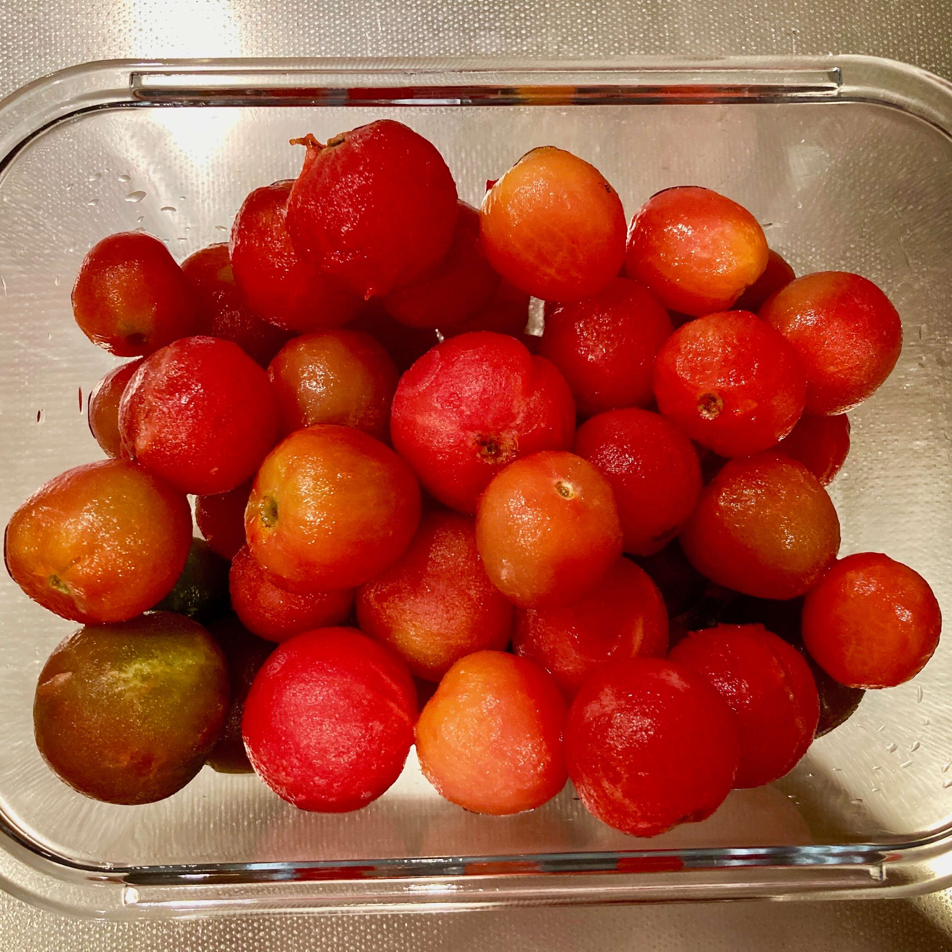 とっても簡単！つるんとミニトマトの皮をむく方法