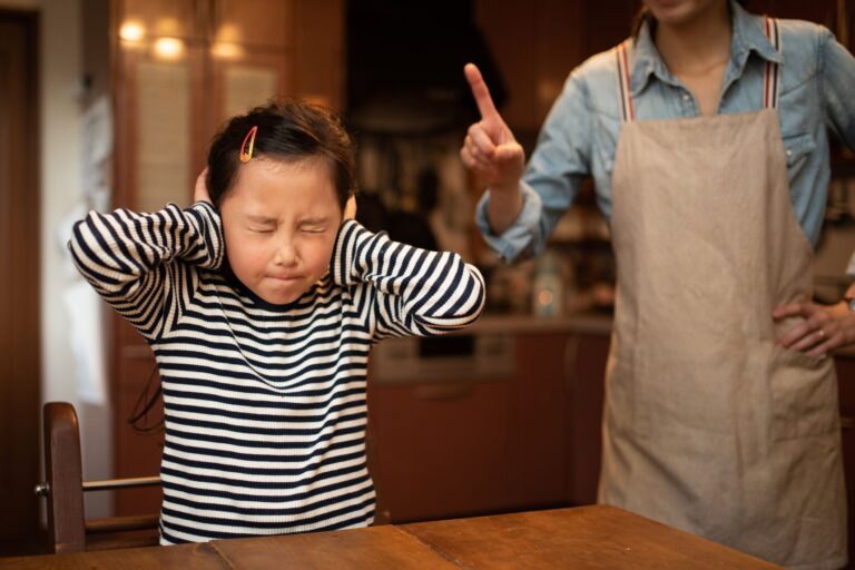 子どもに教えたい！怒っている人は、実は「困っている人」だということ