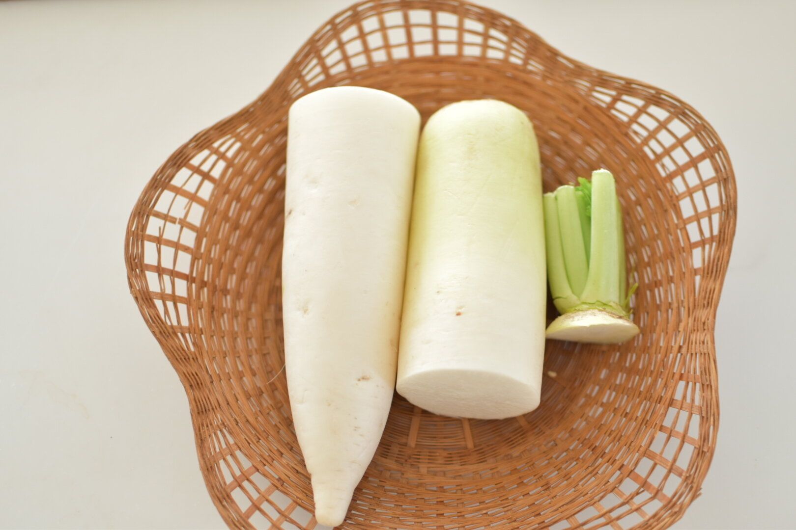 大根丸ごと一本おいしく食べきり！葉っぱ付きを選んで”煮物”以外のおすすめの食べ方