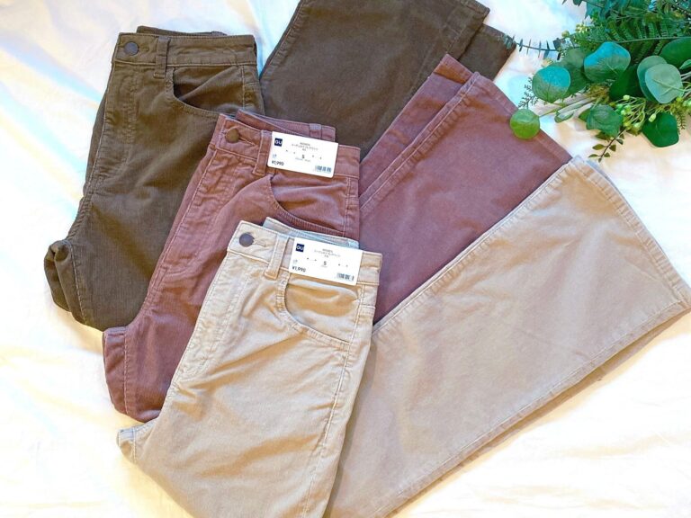 【GU】シルエットに感動！思わず3色買いした「コーデュロイフレアパンツ」