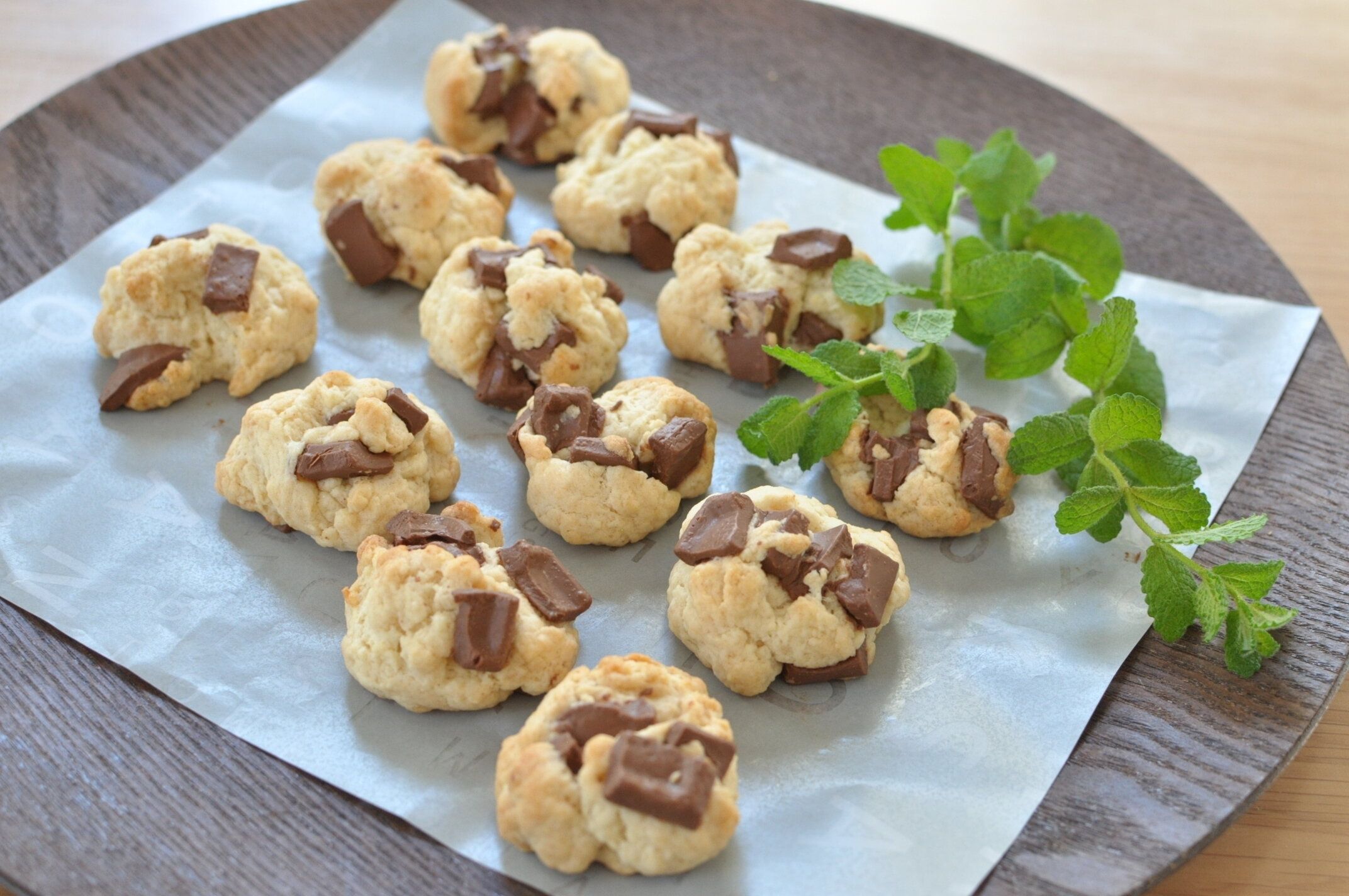 材料4つ【板チョコザクザククッキー】バター不要で混ぜるだけ！ホットケーキミックス活用レシピ