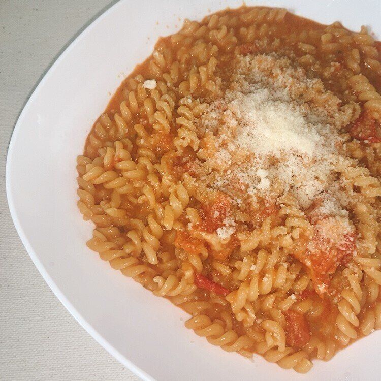 【業務スーパー】フライパンでソースとパスタが一度にできる「かんたんパスタ」
