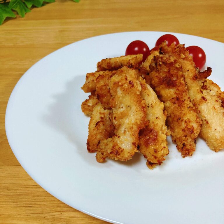【鶏むね肉レシピ】安くて大満足！サクッと楽しめるコンソメ味のスティックチキン
