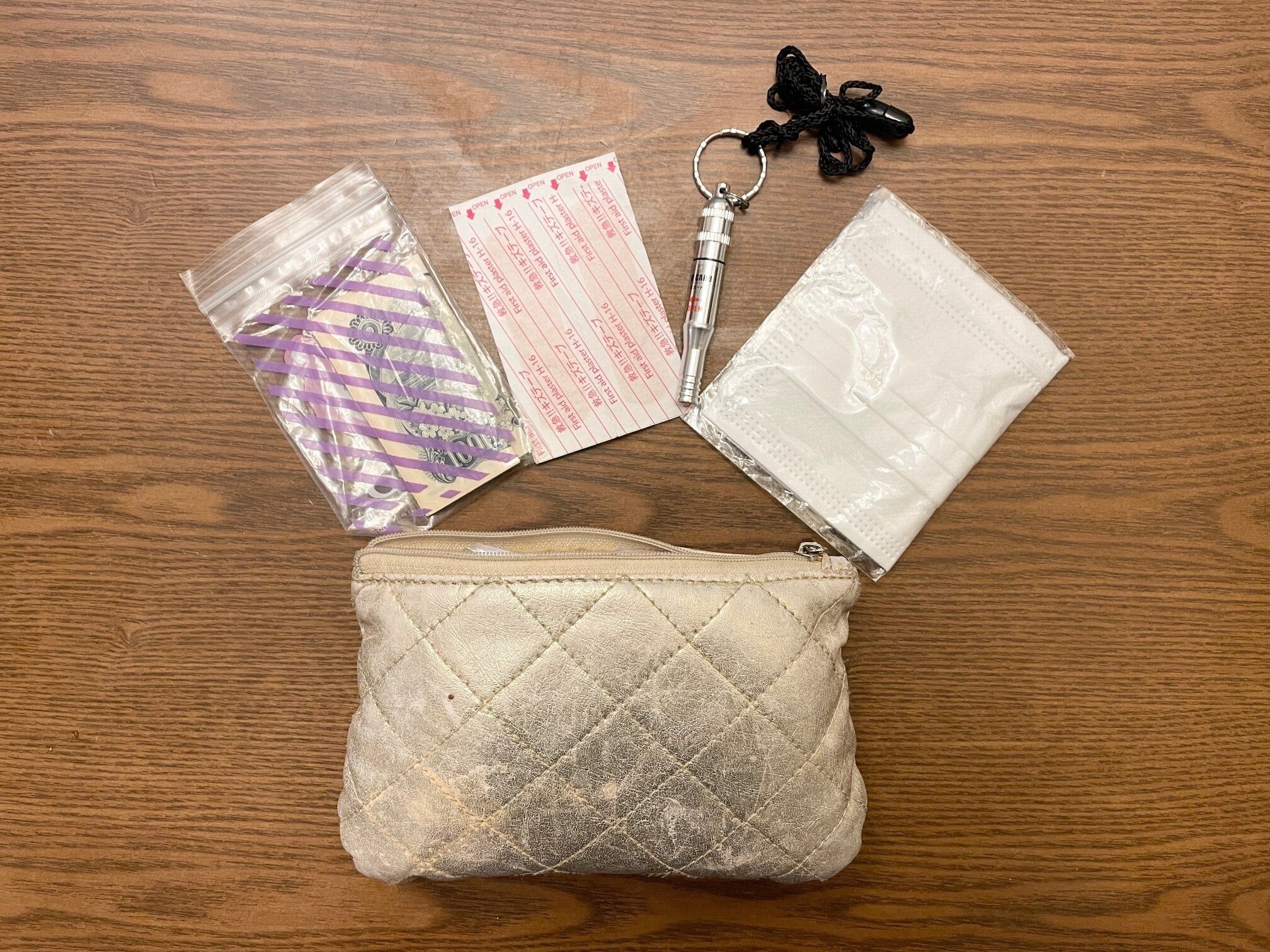 持っててよかった防災ポーチ！意外なところで役に立つ！