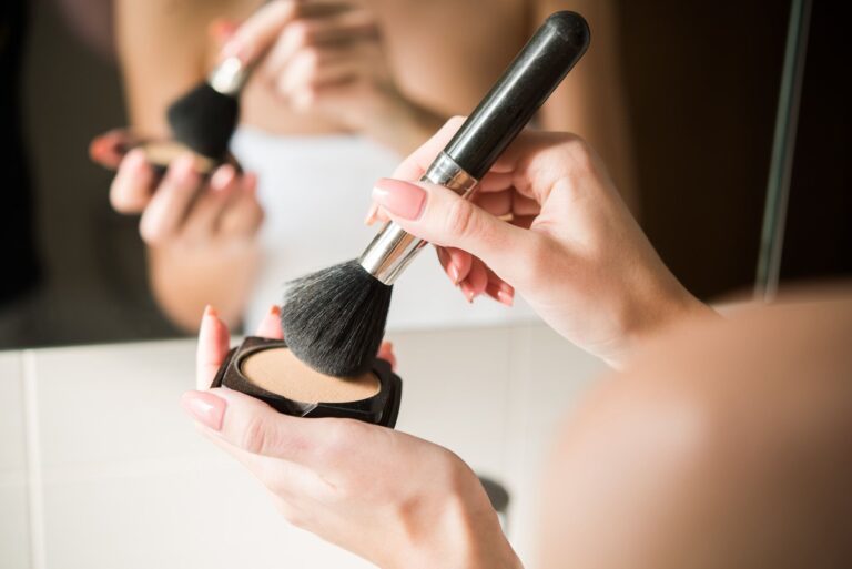 人気ヘアメイクアップアーティストが選ぶ！隠れた名品3選（パウダー編）
