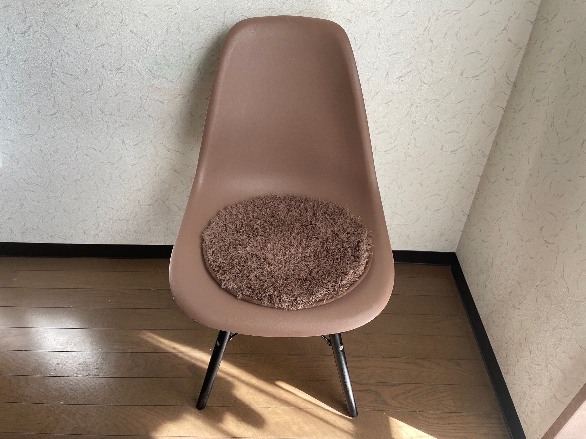 【ダイソー】110円であったかオシャレ見えのチェアパッドがおすすめ！