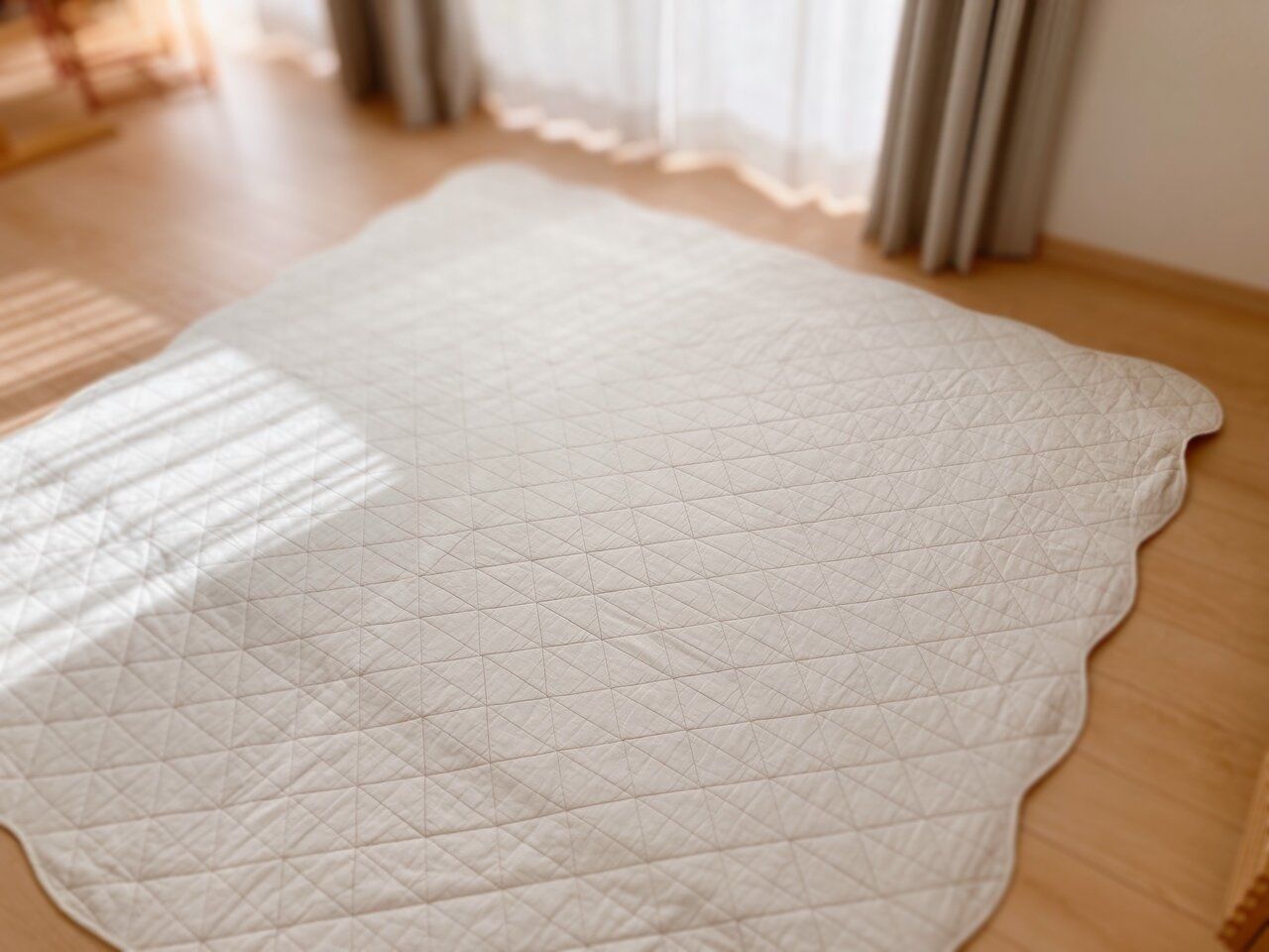 【シンプリストの部屋作り】ズボラでも子どもがいても！白いラグがオススメの理由