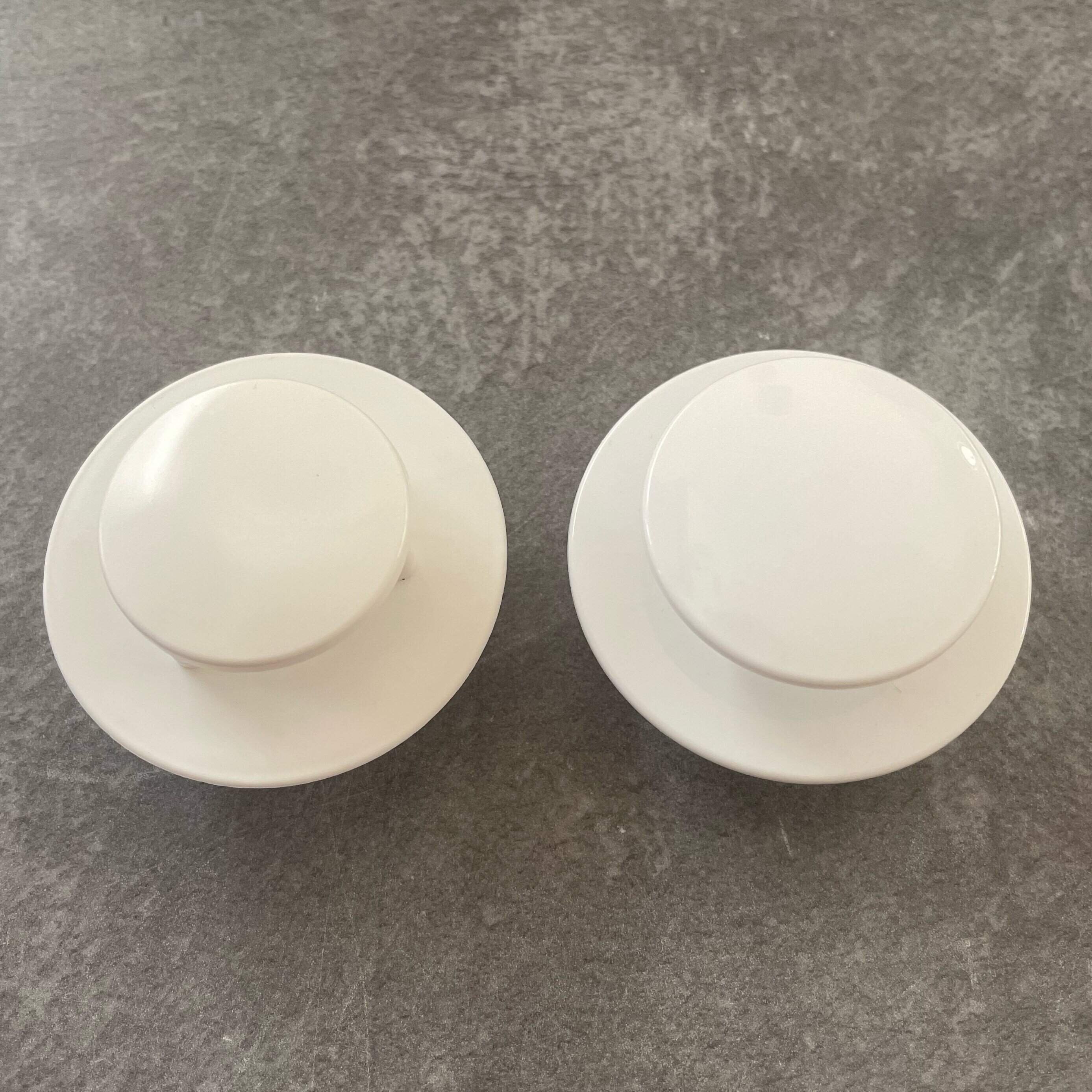 【ダイソー・キャンドゥ】見た目もスッキリ！排水溝を目隠しできるゴミ受けを比較