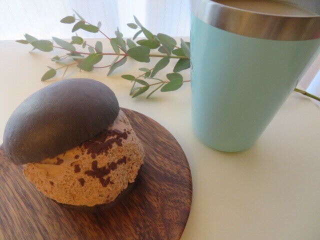 【セブン】背徳感が半端ない！デブ活にもぴったりのチョコクリームたっぷりマリトッツォ