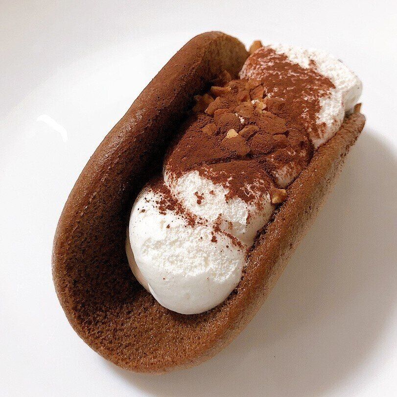 【ファミマ】ふわふわ贅沢オムレット！中にはなんと…濃厚生チョコ入り