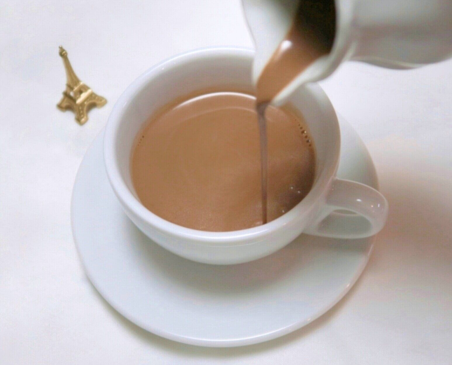 板チョコで超簡単！フランスのカフェの人気ドリンク【ショコラショー】のつくり方