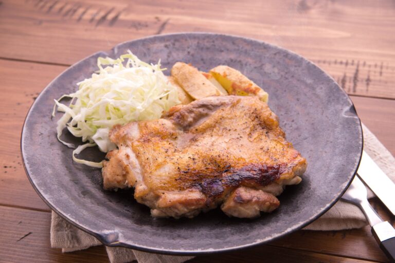 【管理栄養士監修】気になる「チキンソテー」のカロリーや炭水化物量とは？食べる際に押さえるべきポイントを紹介