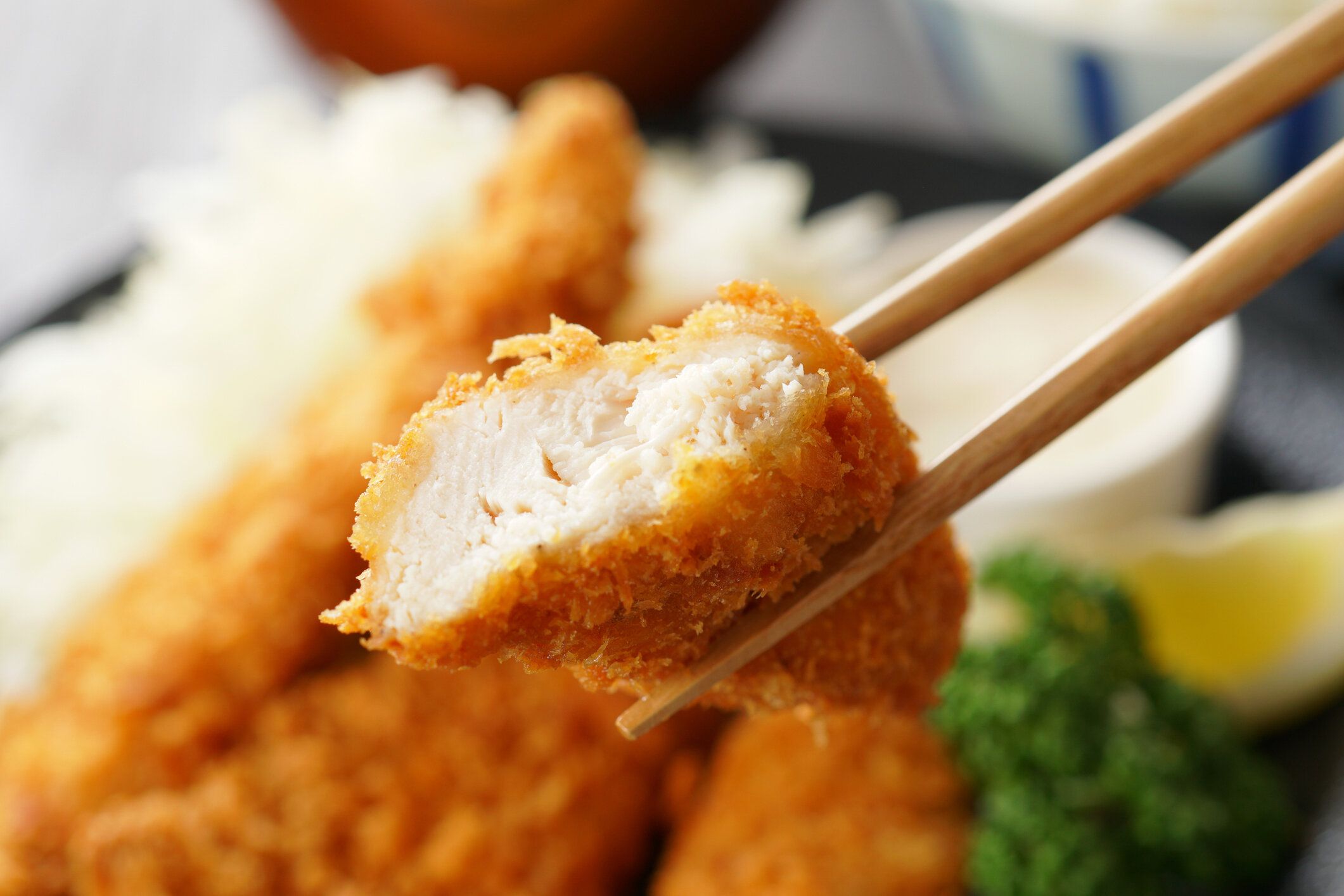 【管理栄養士監修】気になる「ささみフライ」のカロリーや炭水化物量とは？食べる際に押さえるべきポイントを紹介