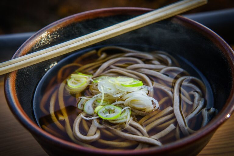 【管理栄養士監修】気になる「蕎麦（そば）」のカロリーや炭水化物量とは？食べる際に押さえるべきポイントを紹介
