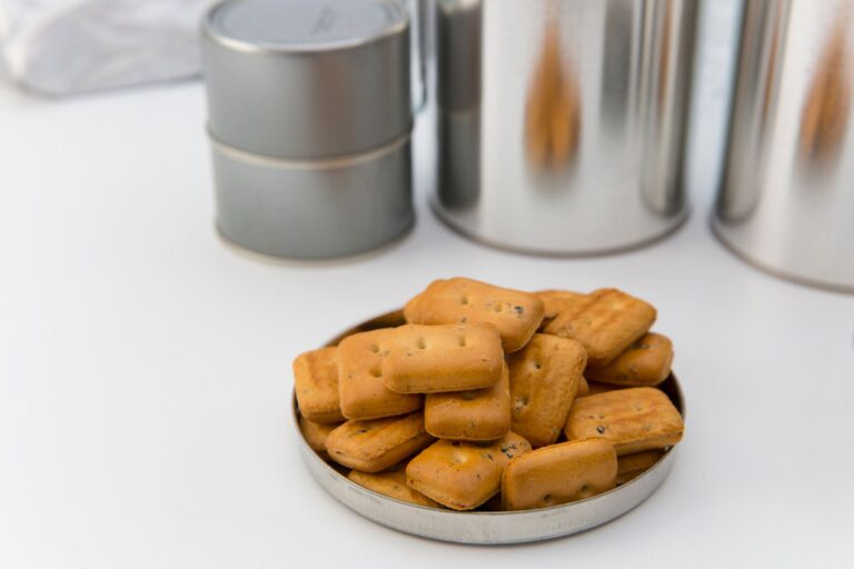 【管理栄養士監修】気になる「乾パン」のカロリーや炭水化物量とは？食べる際に押さえるべきポイントを紹介