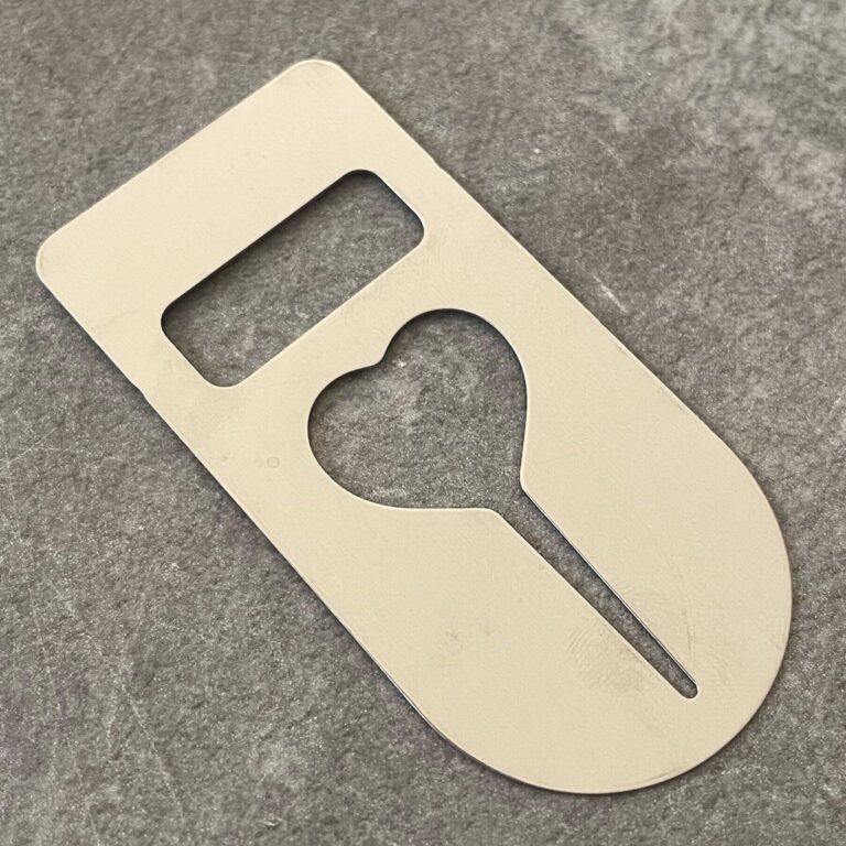 【ダイソー】差し込むタオルホルダーですっきり収納！