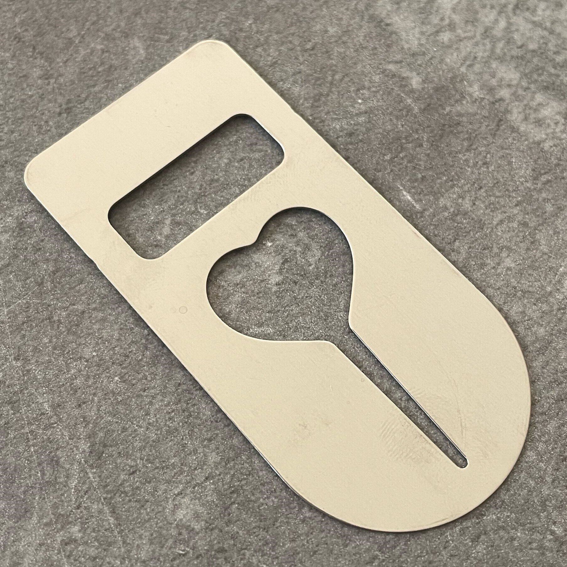 【ダイソー】差し込むタオルホルダーですっきり収納！