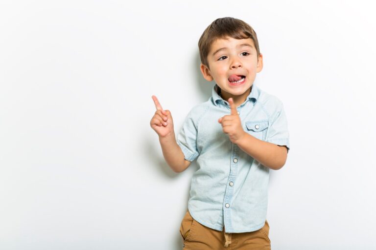 忙しい母が息子に「ちょっと待ってて！」と言う代わりに言い続けて3年！息子さんの行動に爆笑の嵐