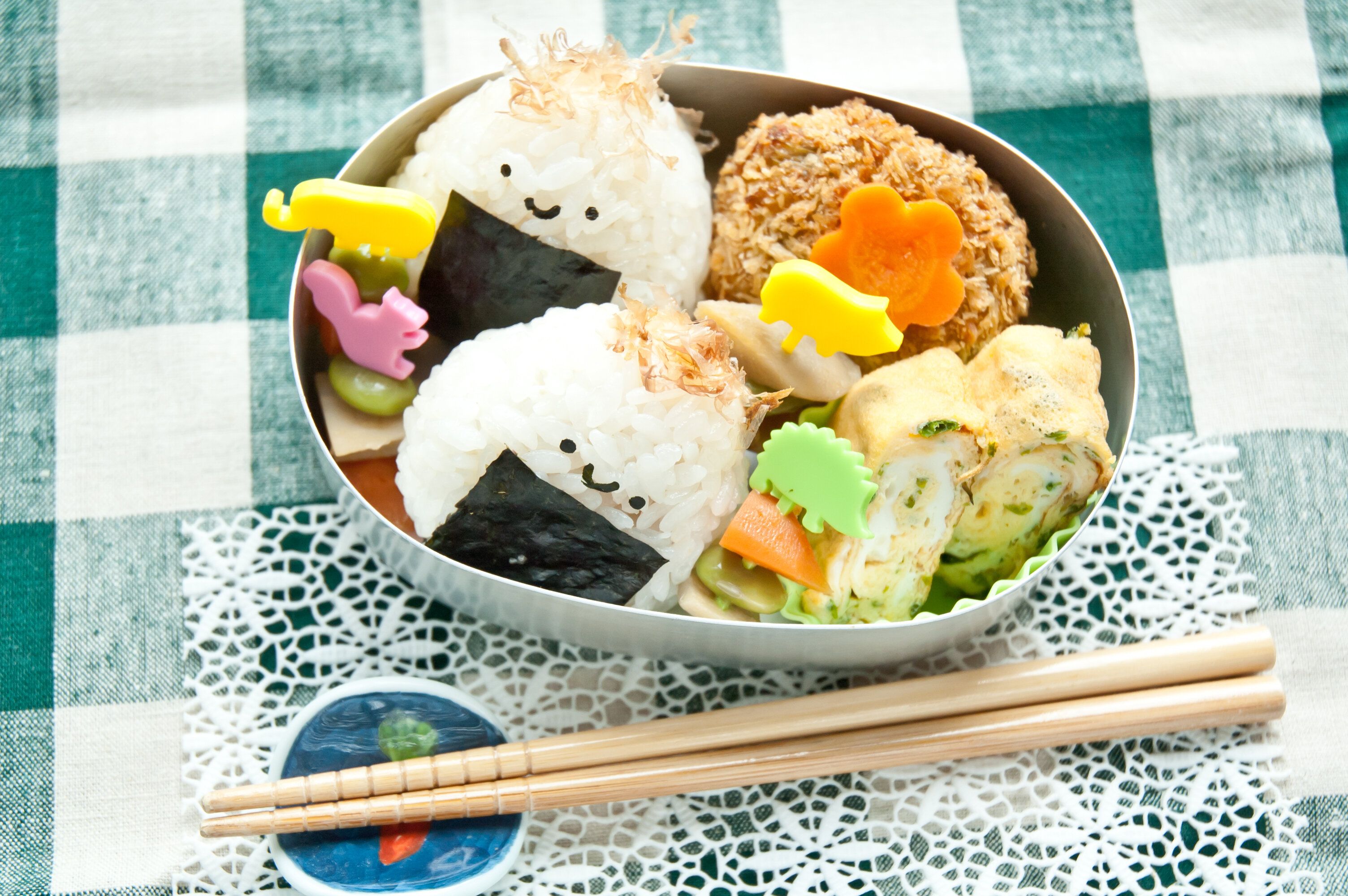 お弁当のおかずにどれくらい冷凍食品を使ってる？　予算や調理時間は？　【みんなのお弁当白書】