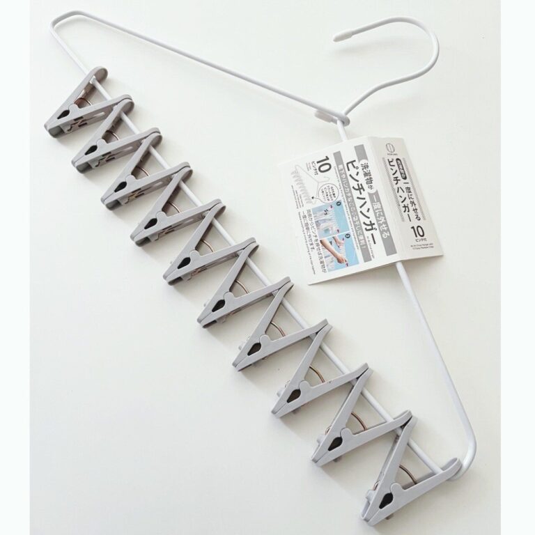 【100円ショップ】私の愛用する洗濯アイテム「ピンチハンガー」