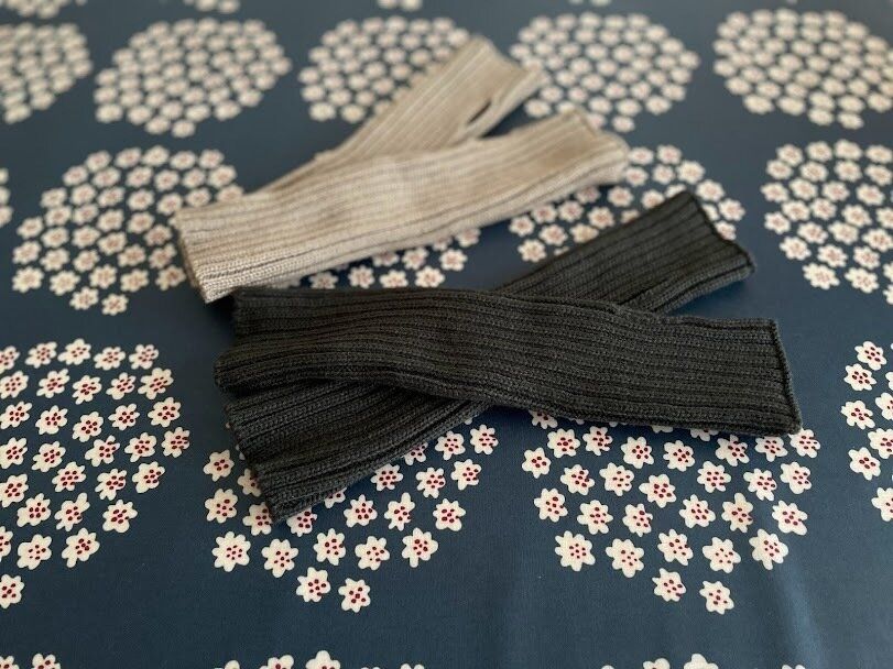 【ダイソー】品切れ店続出！全色買いしたくなる「ニットアームウォーマー」