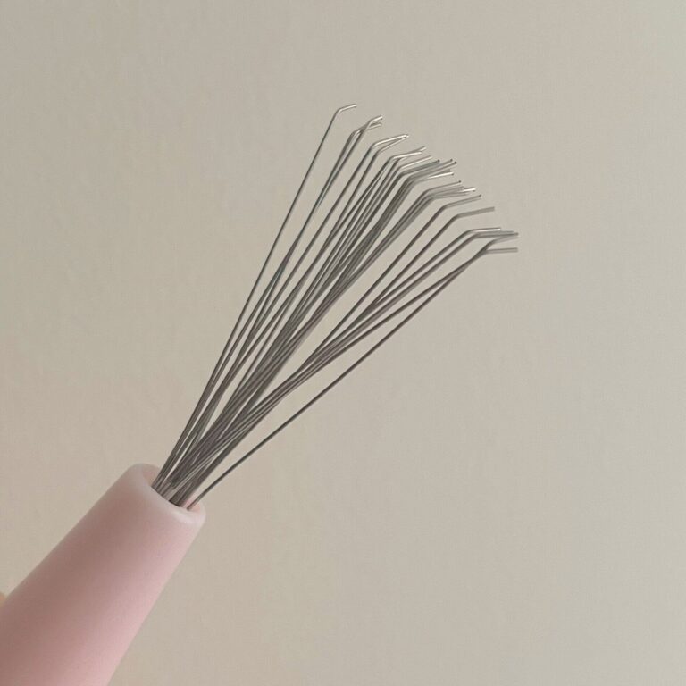 【ダイソー】キレイにするのは髪だけ？ブラシの汚れもキレイにしちゃいましょ！