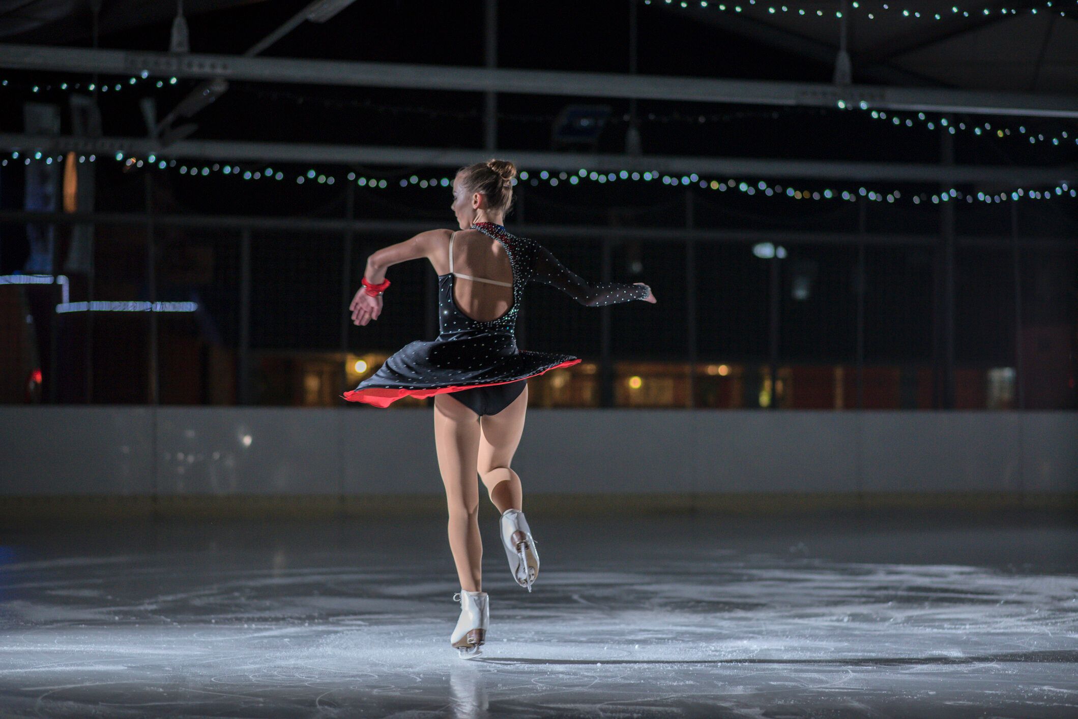 1着数十万円!? 羽生選手の“手袋”はちょっと特殊？フィギュアスケート衣装の気になるポイントを専門家が解説