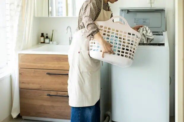 洗っても取れない洗濯物の臭いにサラバ！原因と対策を解説