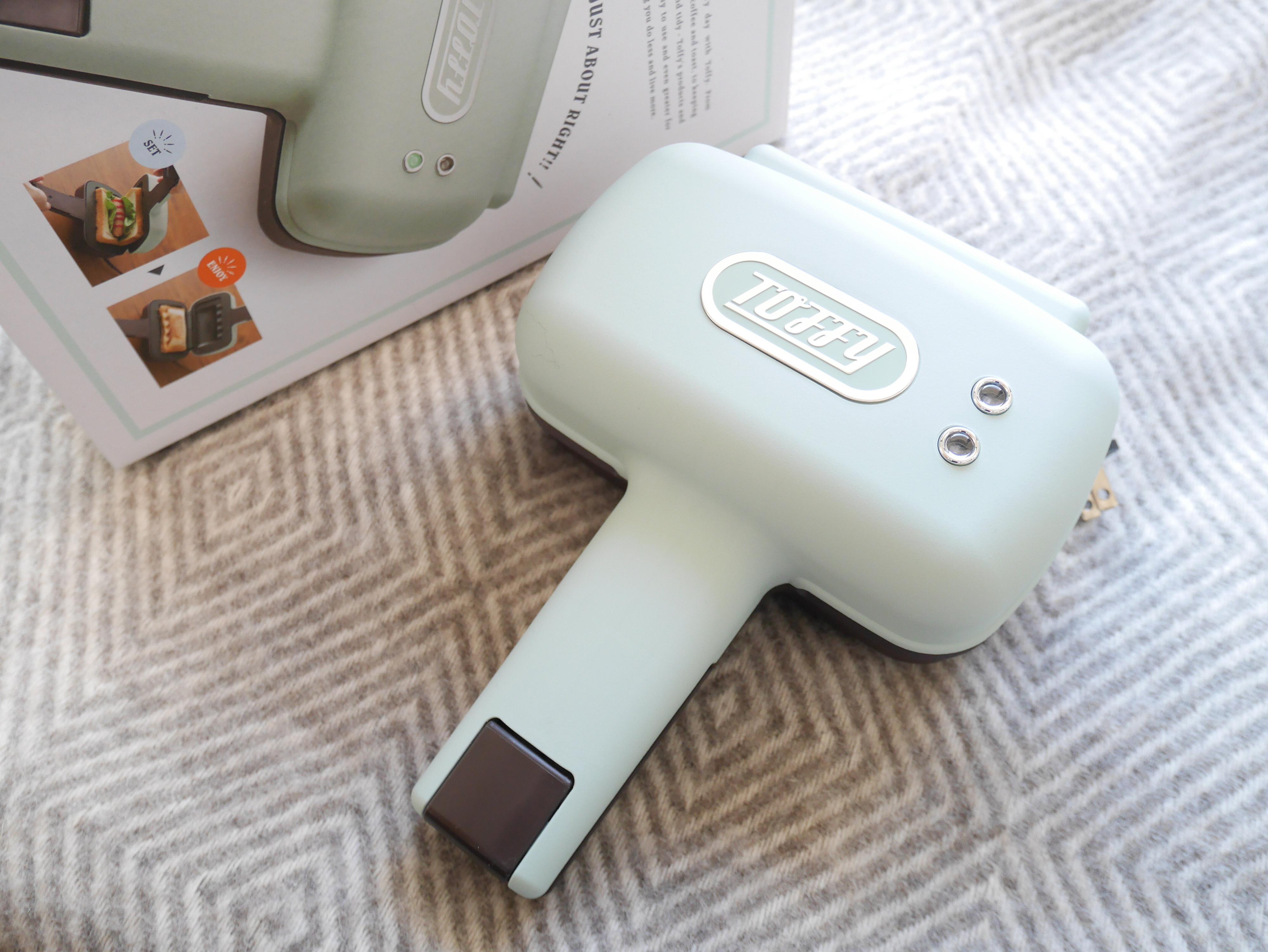 【長引くおうち時間に】食パン1枚で気軽にホットサンド！おうち時間が楽しくなる「ハーフホットサンドメーカー」