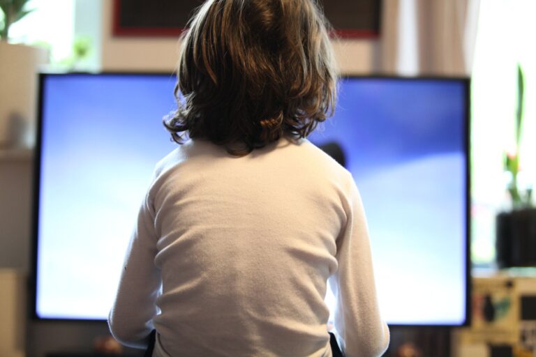 子どものテレビ事情を調査！好きな番組や視聴時間は？