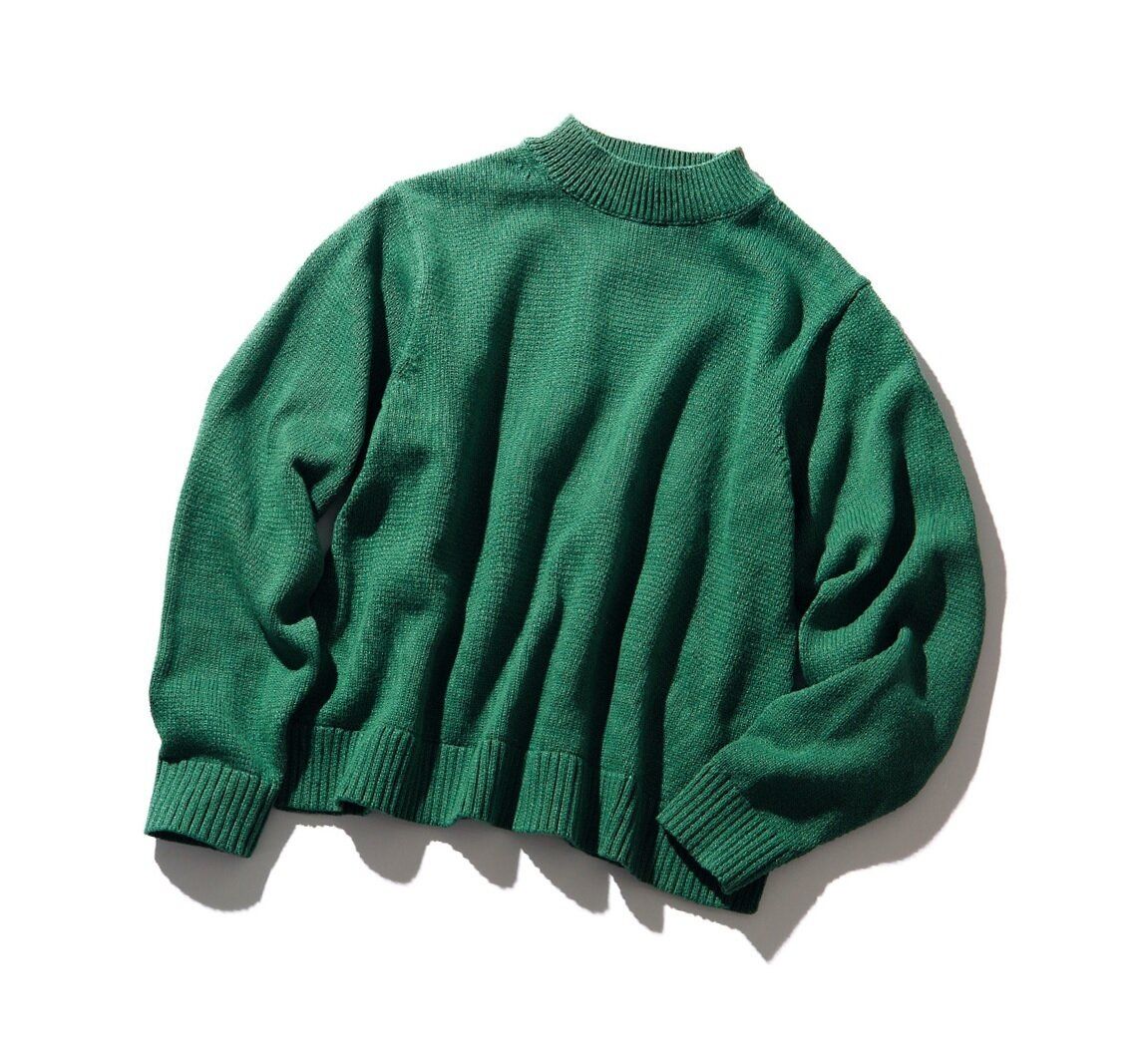 【ユニクロ】40代は絶対買うべき！今買って春まで使えるニットには鮮やかなグリーンを 取り入れて！