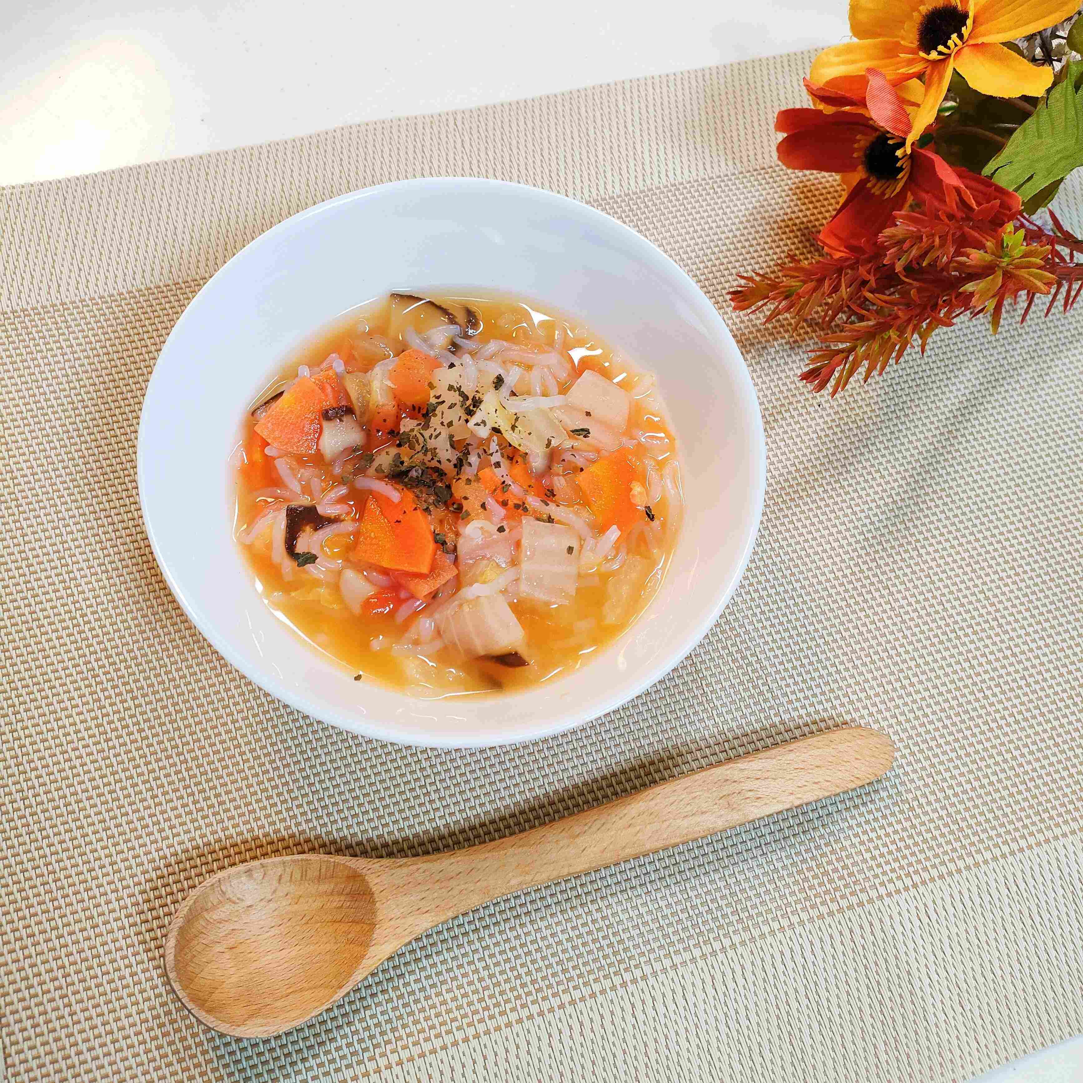 【腸活！】身体ポカポカ&スッキリ！野菜をたっぷり使ったトマトジンジャースープ