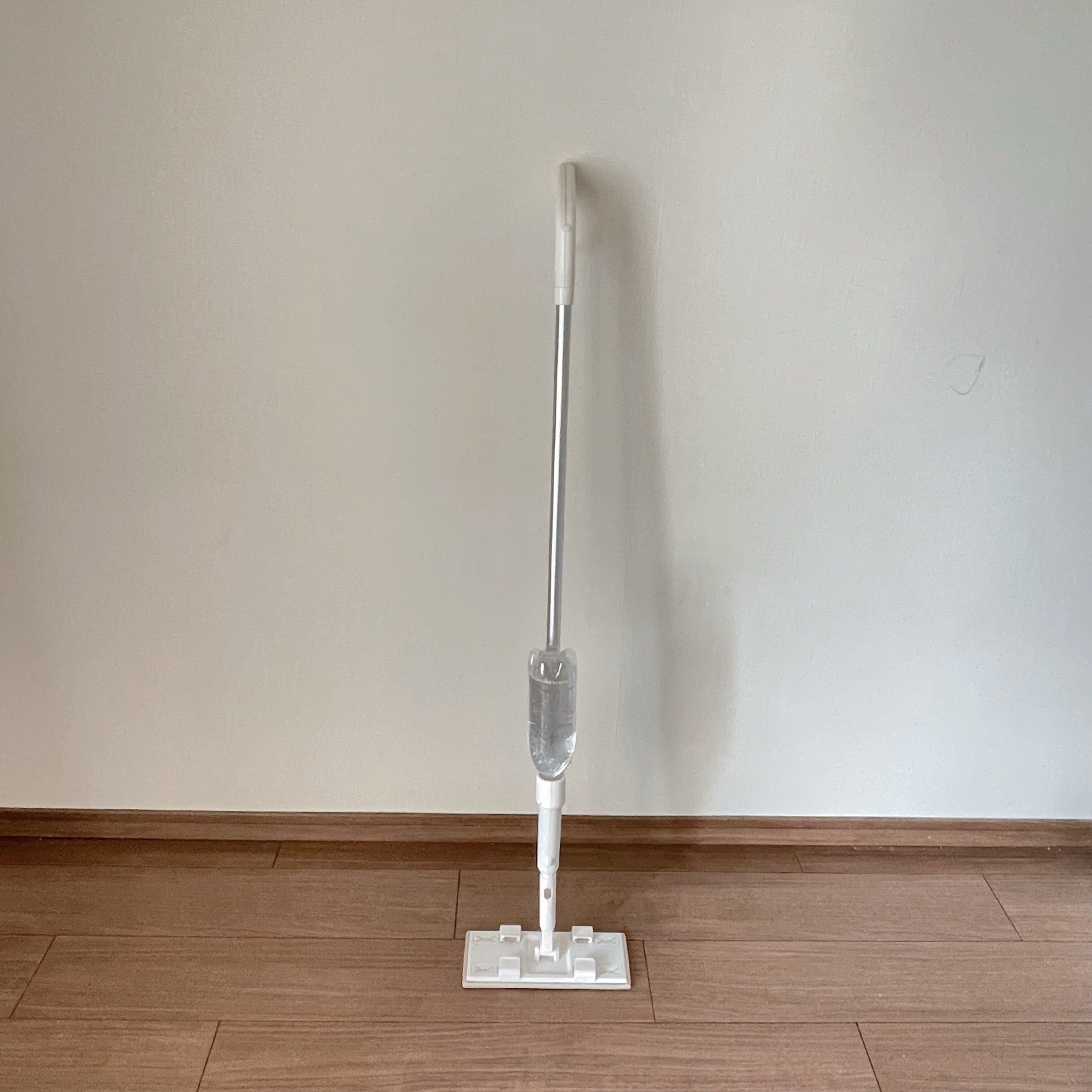 面倒な床拭き掃除、じつは○○を使えば驚くほどあっさり終わります