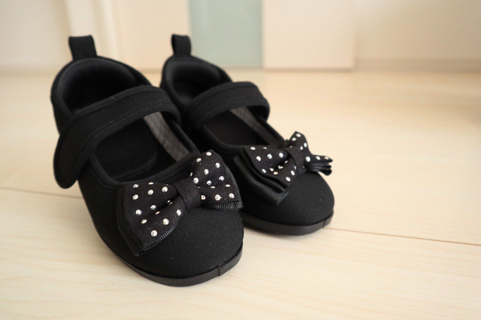 【セリア】子ども用フォーマル靴のサイズ調整に！子どもにも使えた靴擦れ防止グッズ