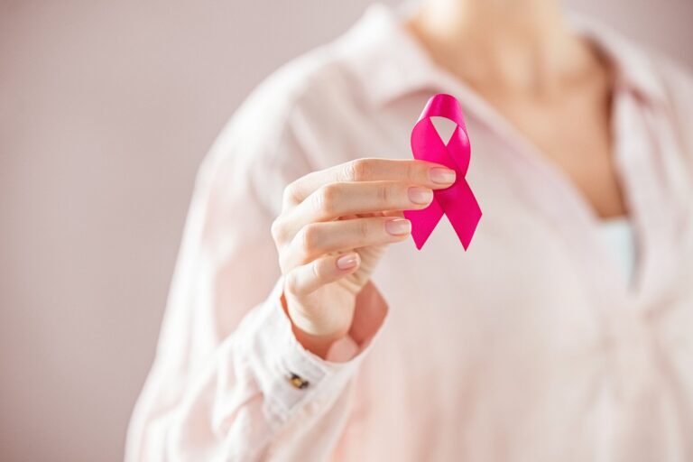 私が乳がんになってわかったこと「つらい経験は必ず何かを残してくれる」2児のママへのイタンビュー