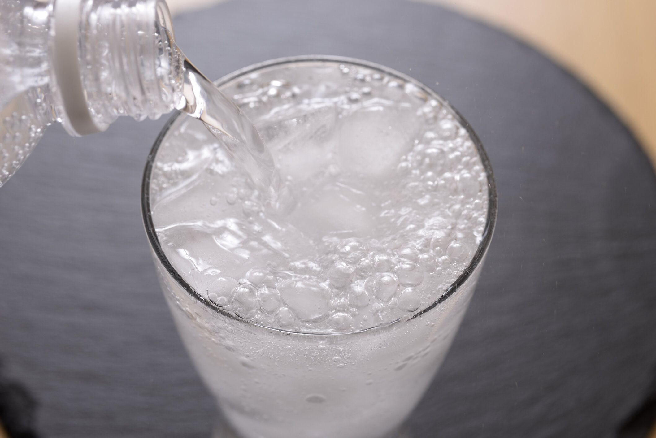 「炭酸水ダイエット」って効果あるの？ポイントやおすすめレシピを紹介