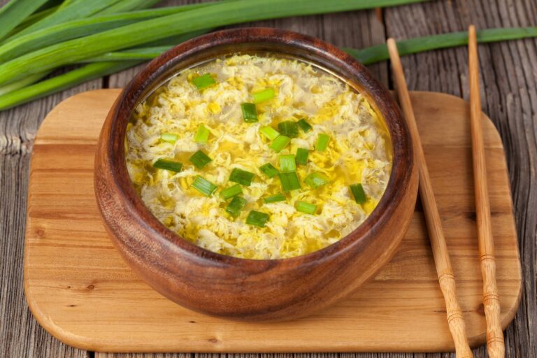 気になる「たまごスープ」のカロリーや炭水化物量とは？食べる際に押さえるべきポイントを紹介