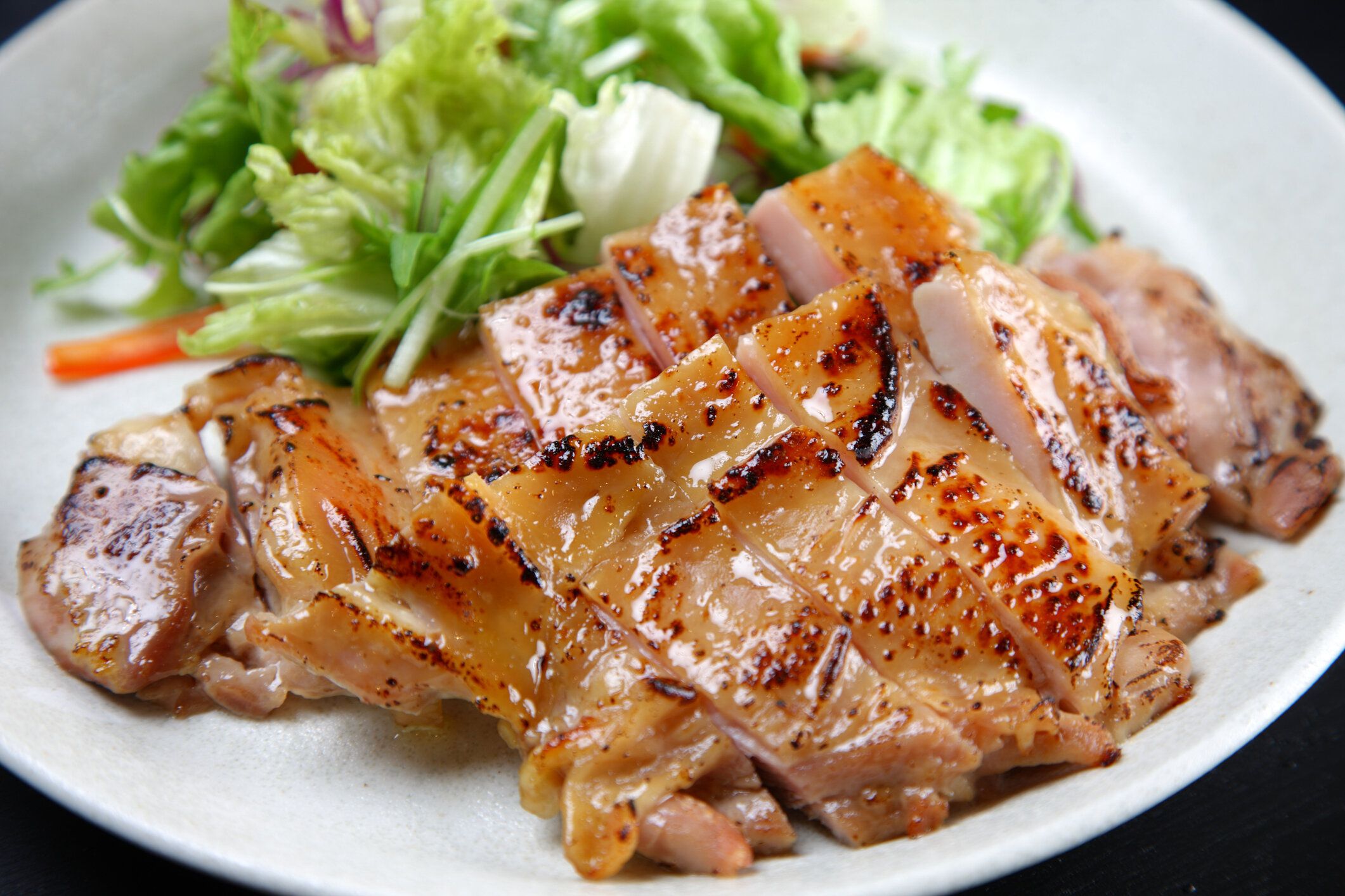 気になる「鶏の照り焼き」のカロリーや炭水化物量とは？食べる際に押さえるべきポイントを紹介