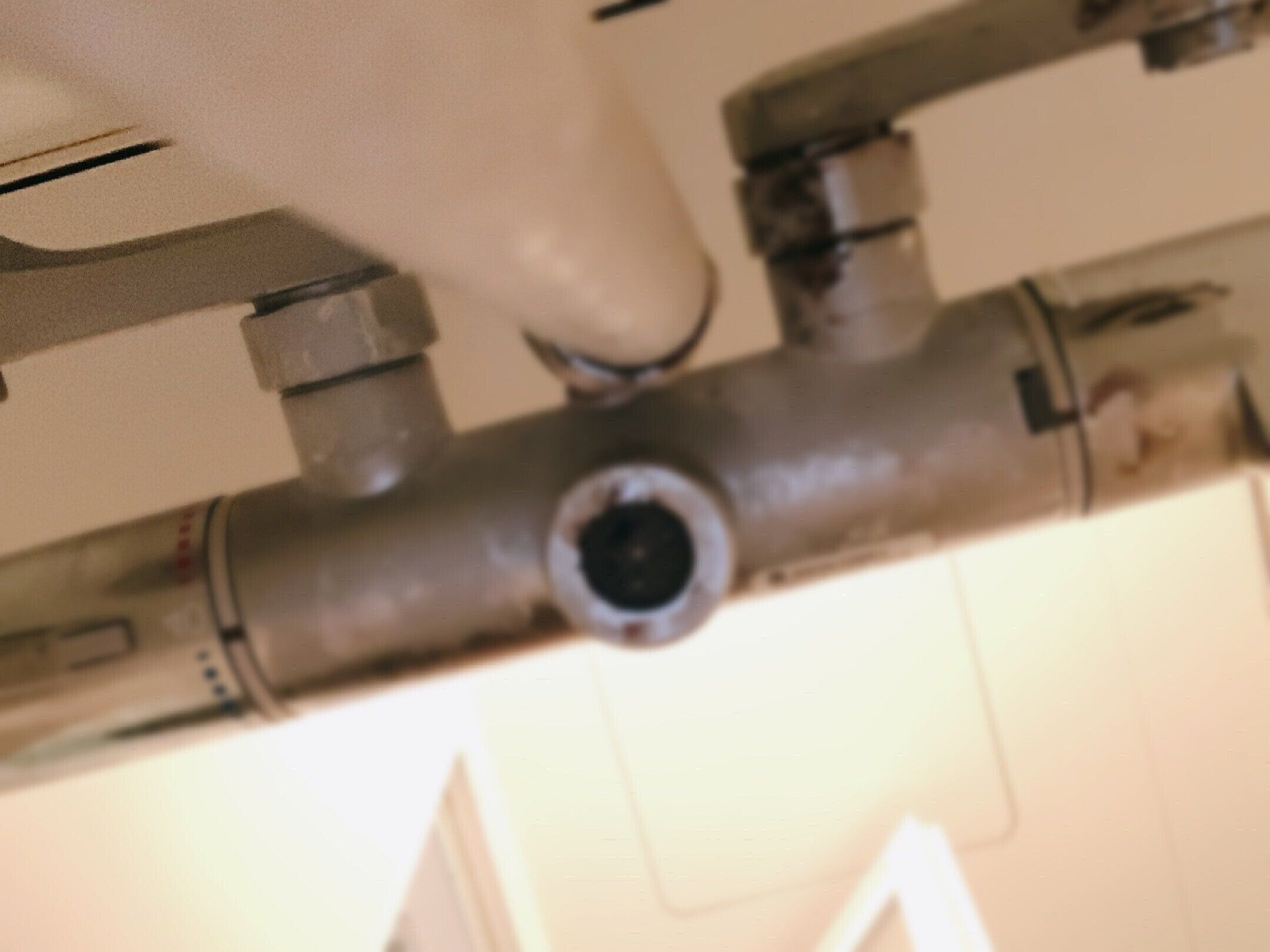 のぞいて驚愕！見落としがちな蛇口の裏側はガリガリ水アカの宝庫だった…