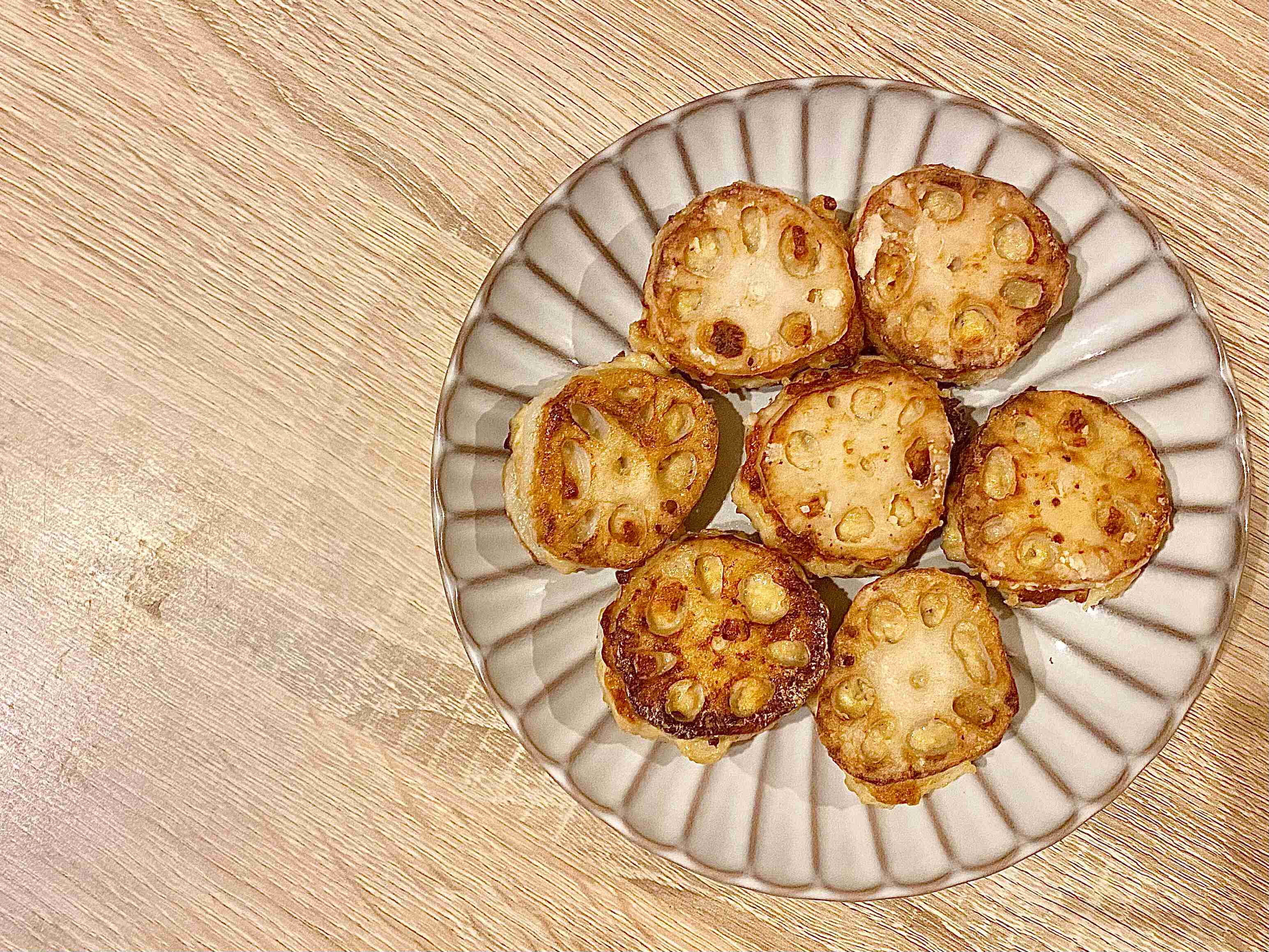 ヘルシーで栄養満点♪「鶏肉とれんこんのはさみ揚げ」