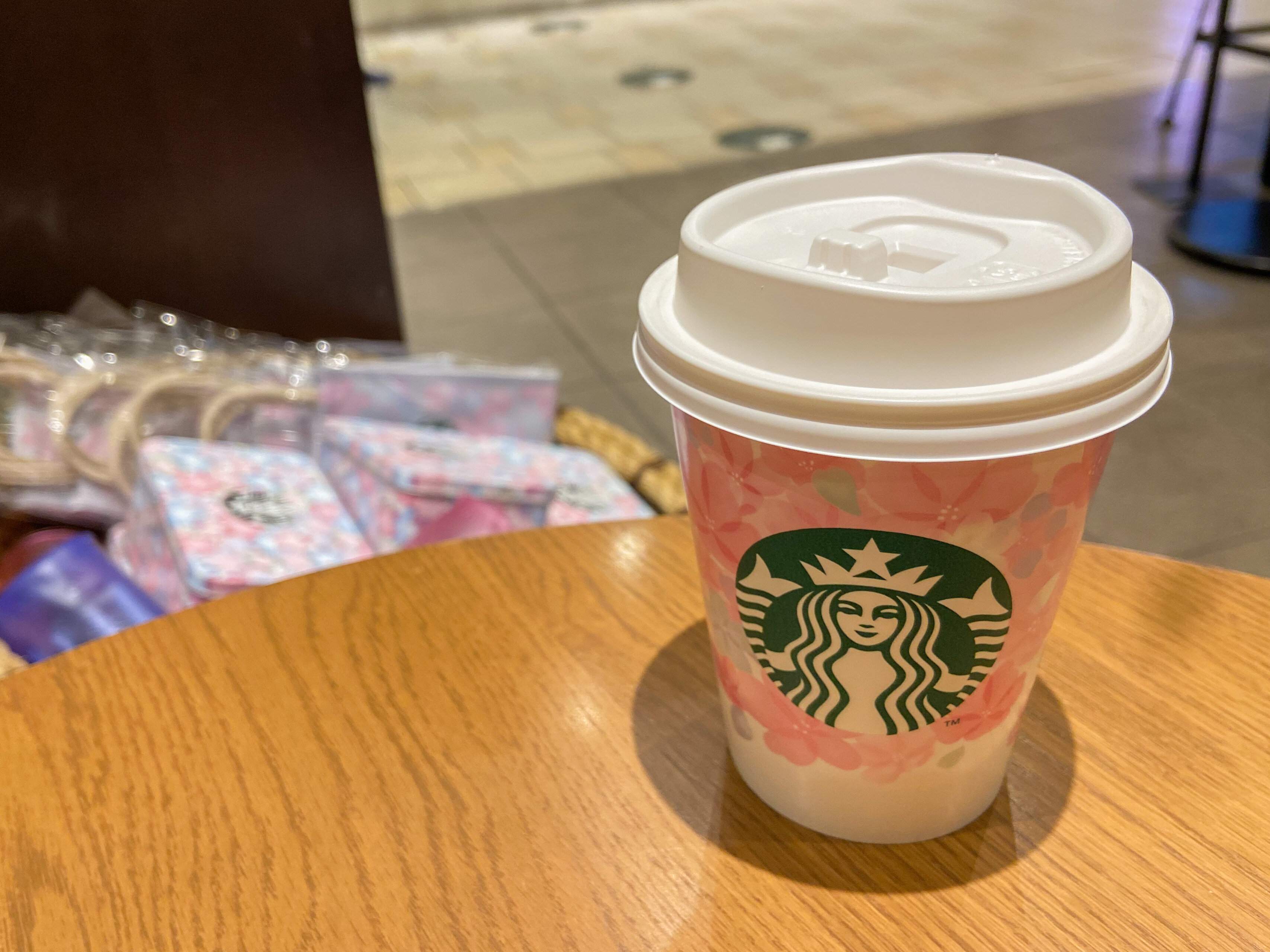 レジに並ばず受け取れる！スタバはモバイルオーダーが便利なんです！