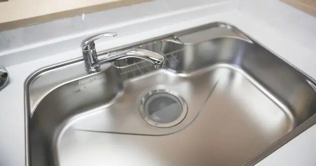 ちょっとした手間で行える、水垢防止！シンクの水垢を防ぐ方法を解説