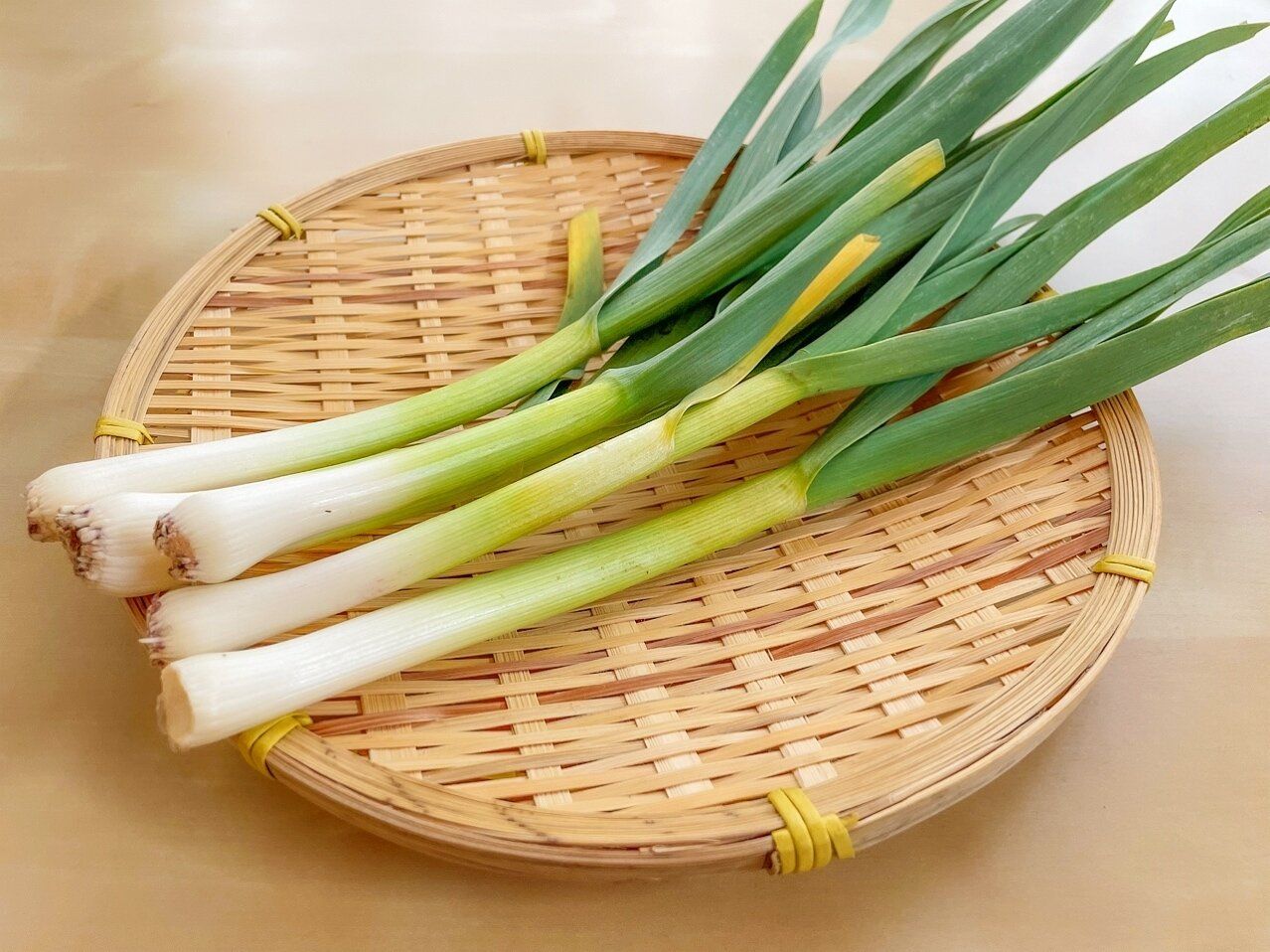 野菜のプロが教える！使い勝手バツグンな「葉にんにく」のおすすめレシピ2選