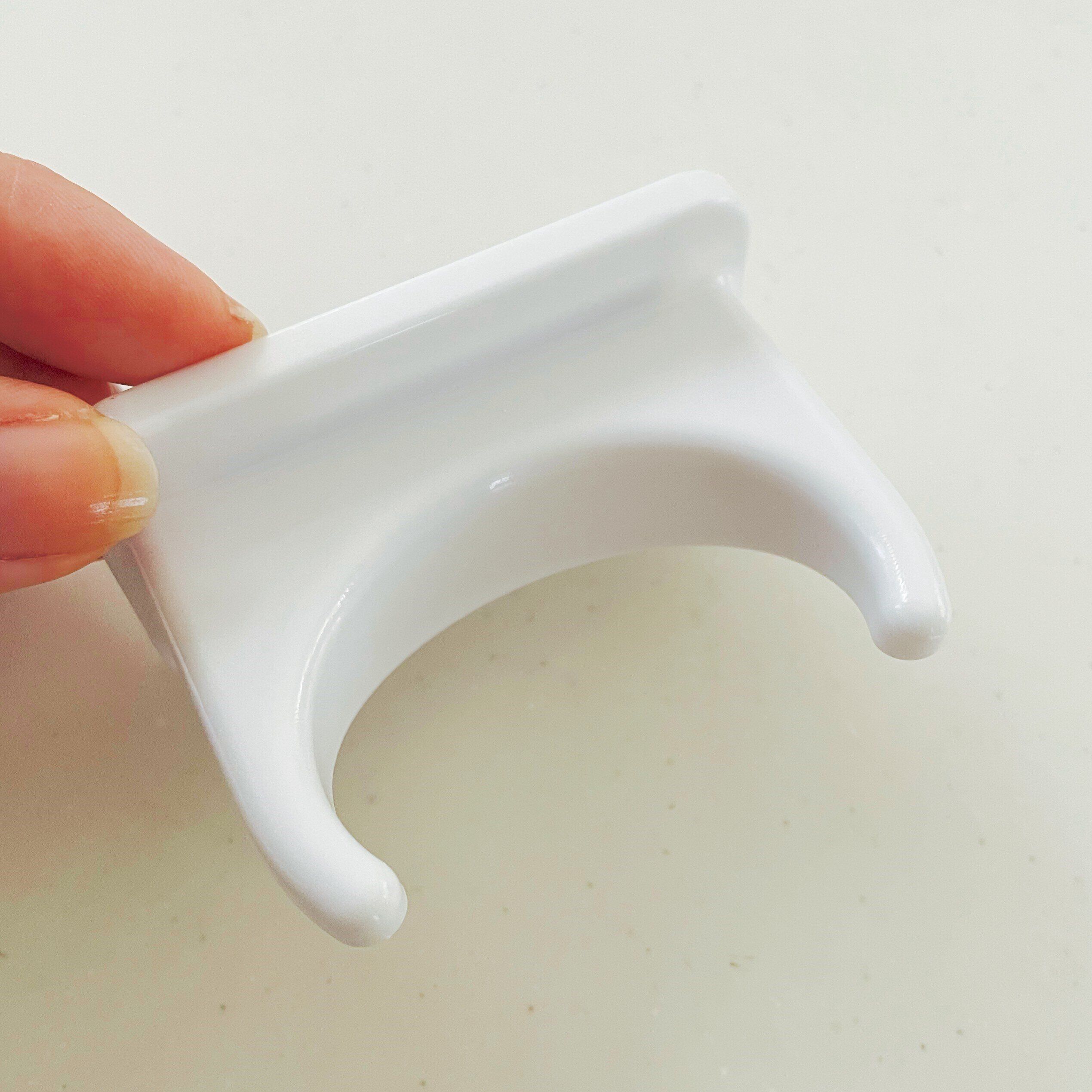 【ダイソー】ソープつきシェーバーの浴室収納に困ったらこれ！専用ホルダーありますっ！