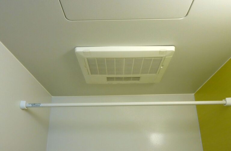 浴室乾燥機を使うときのコツは？電気代と臭いを抑えるポイント
