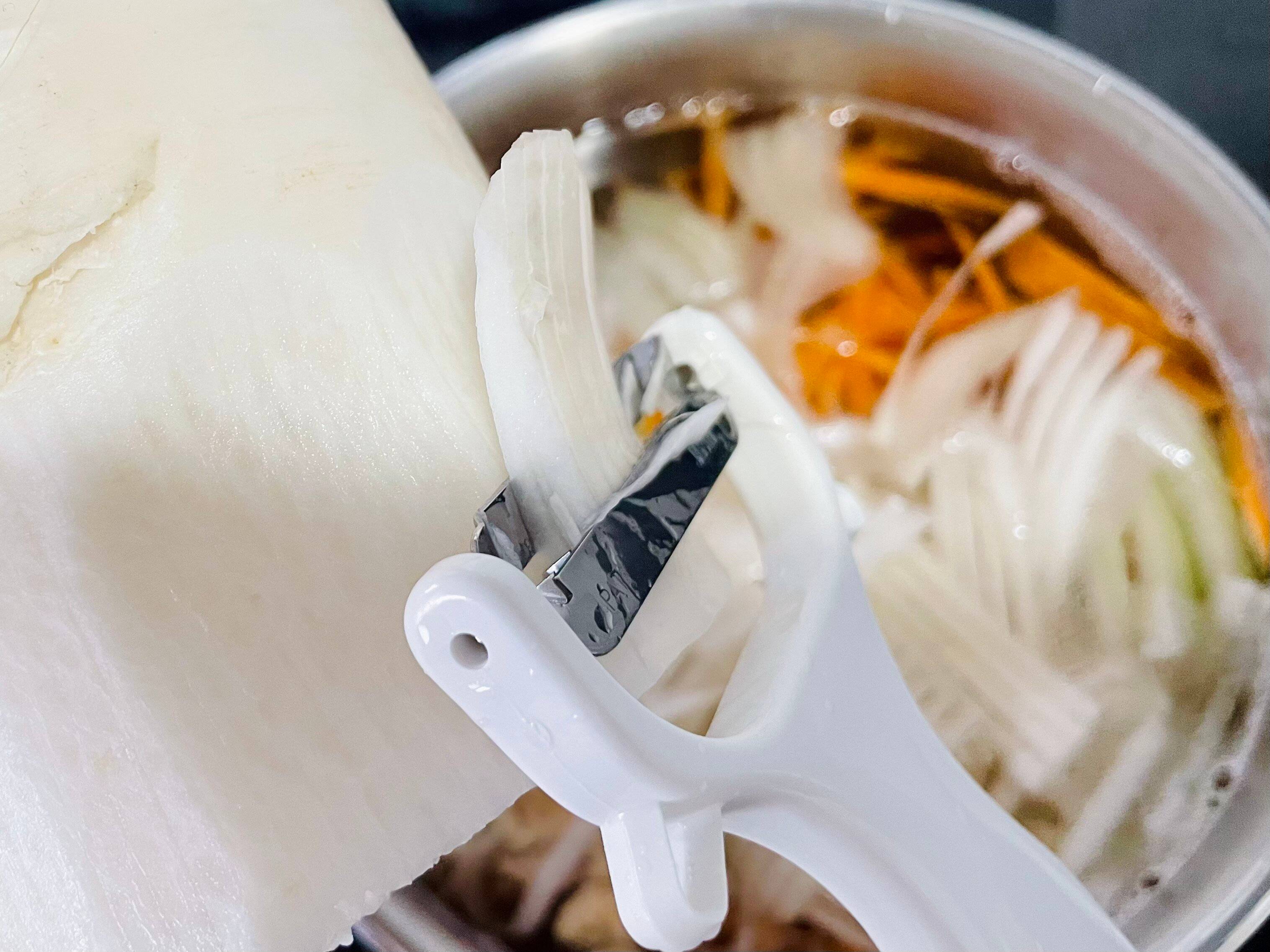 千切りがあっという間に！【ニトリ】キンピラだけじゃない「キンピラピーラー」