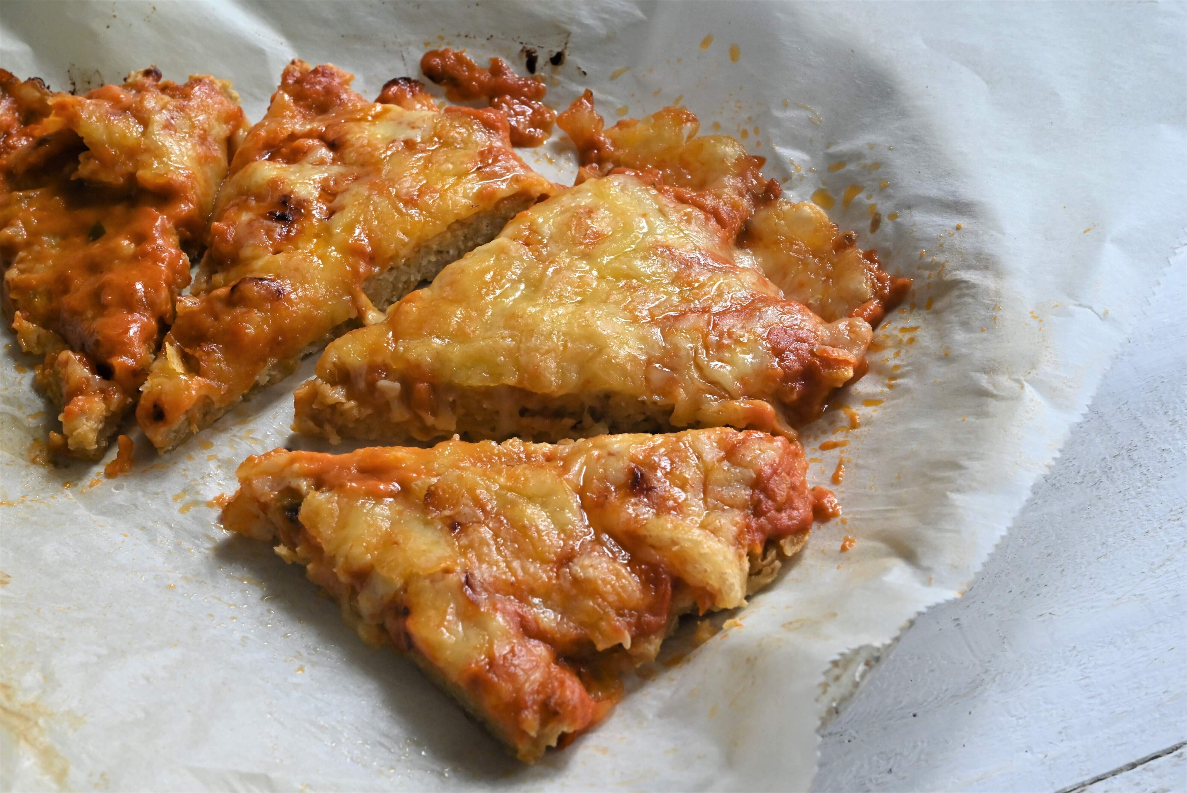 小麦粉なし！少ない材料で手軽に♪子どもも大人もおいしく食べられるオートミールピザ